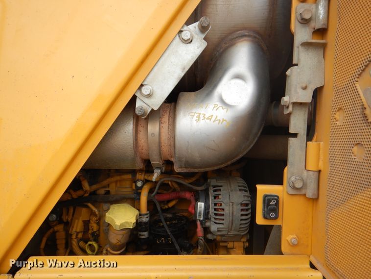 image for item DH5493 2015 John Deere 850K WLT  dozer