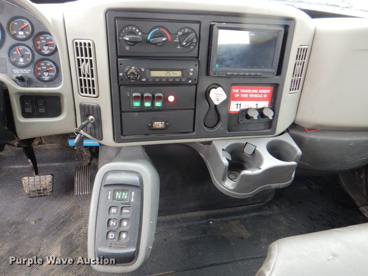 image for item DH5494 2014 International DuraStar 4300  utility / service truck