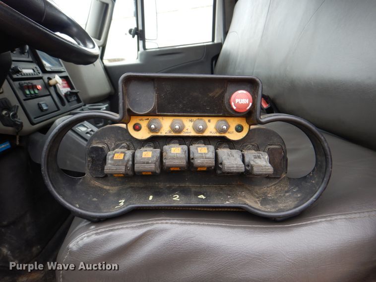 image for item DH5494 2014 International DuraStar 4300  utility / service truck