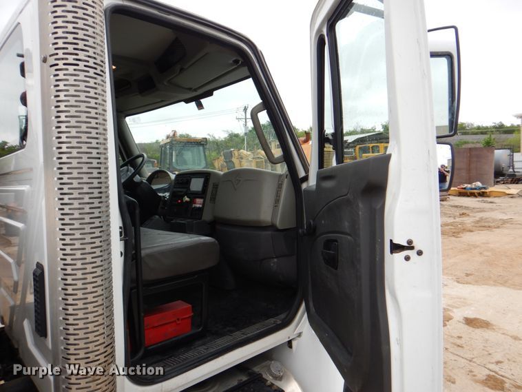 image for item DH5494 2014 International DuraStar 4300  utility / service truck