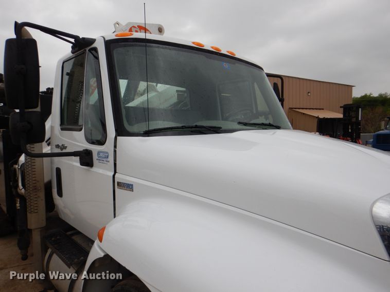 image for item DH5494 2014 International DuraStar 4300  utility / service truck