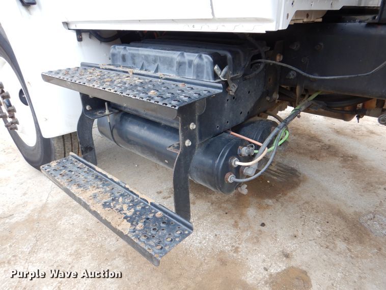 image for item DH5494 2014 International DuraStar 4300  utility / service truck