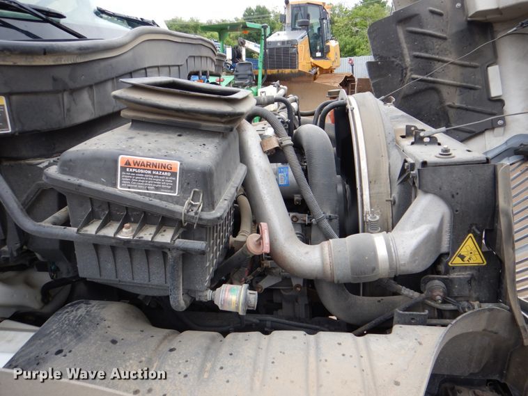 image for item DH5494 2014 International DuraStar 4300  utility / service truck