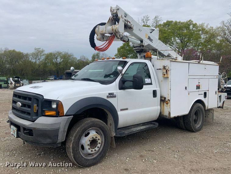 image for item DH5852 2006 Ford F550 Super Duty XL  bucket truck