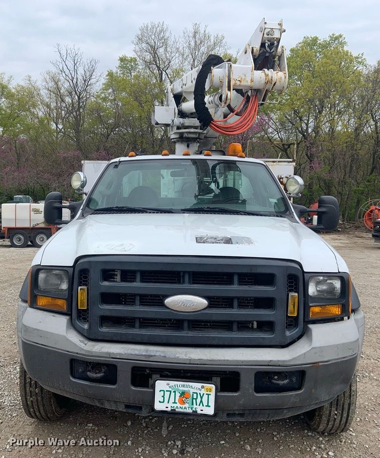 image for item DH5852 2006 Ford F550 Super Duty XL  bucket truck