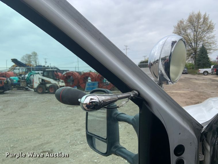 image for item DH5852 2006 Ford F550 Super Duty XL  bucket truck