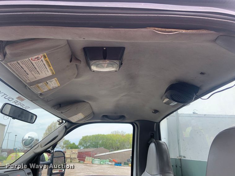 image for item DH5852 2006 Ford F550 Super Duty XL  bucket truck