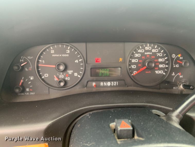 image for item DH5852 2006 Ford F550 Super Duty XL  bucket truck