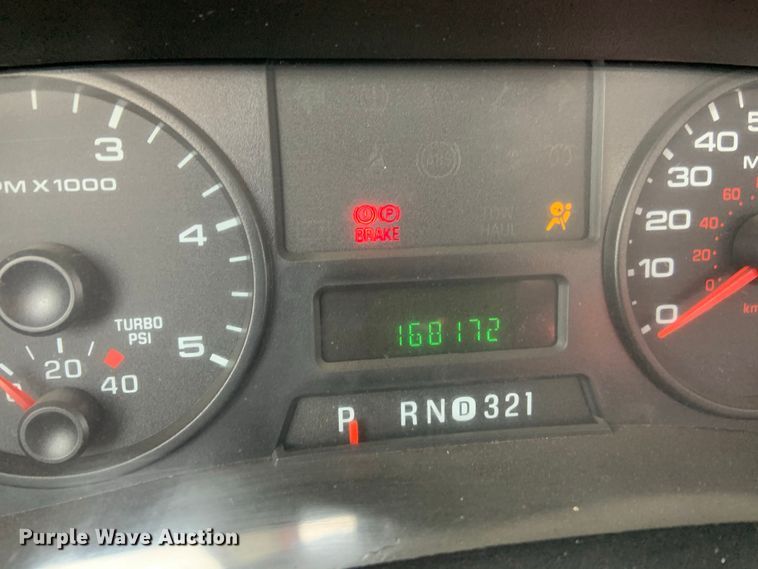 image for item DH5852 2006 Ford F550 Super Duty XL  bucket truck