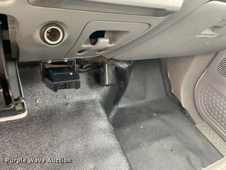 image for item DH5852 2006 Ford F550 Super Duty XL  bucket truck