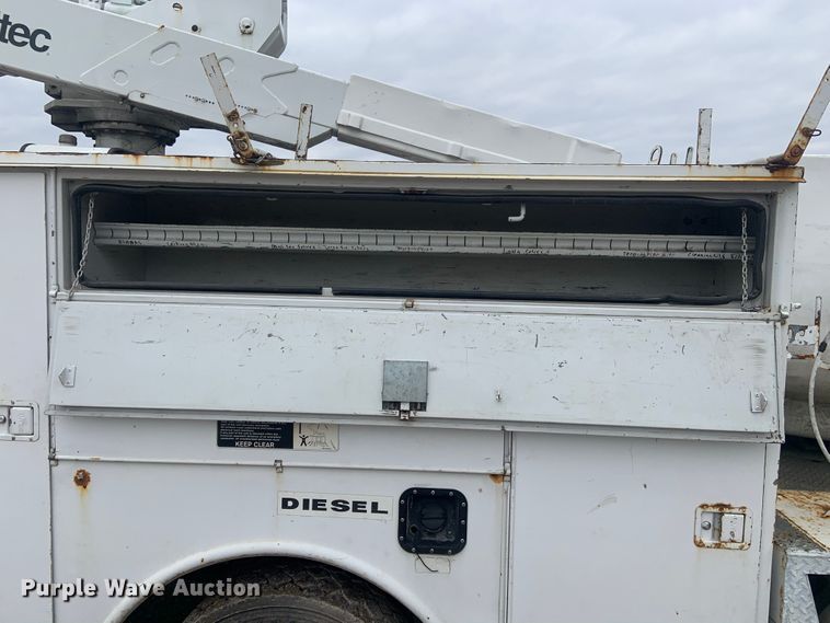 image for item DH5852 2006 Ford F550 Super Duty XL  bucket truck