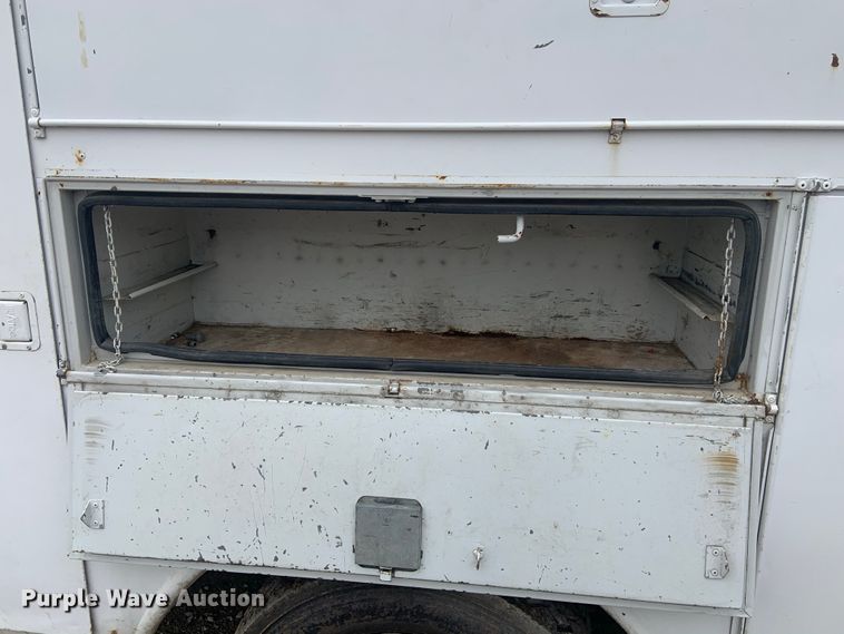 image for item DH5852 2006 Ford F550 Super Duty XL  bucket truck