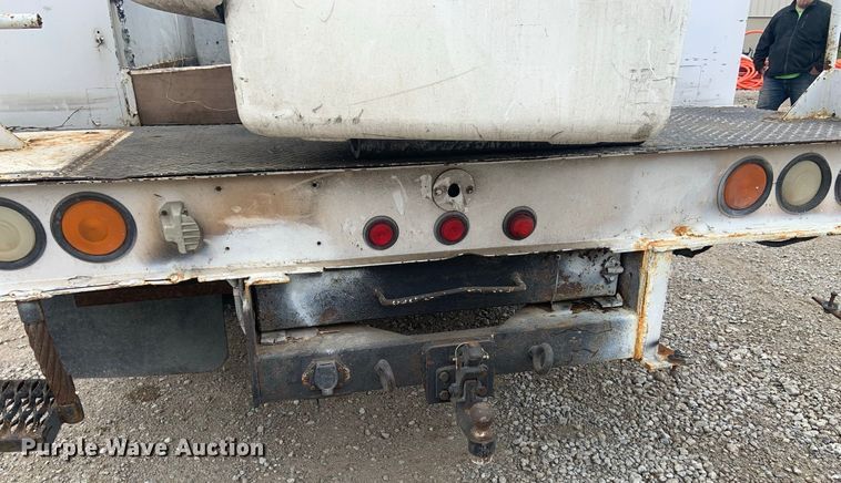 image for item DH5852 2006 Ford F550 Super Duty XL  bucket truck