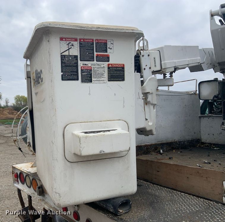 image for item DH5852 2006 Ford F550 Super Duty XL  bucket truck