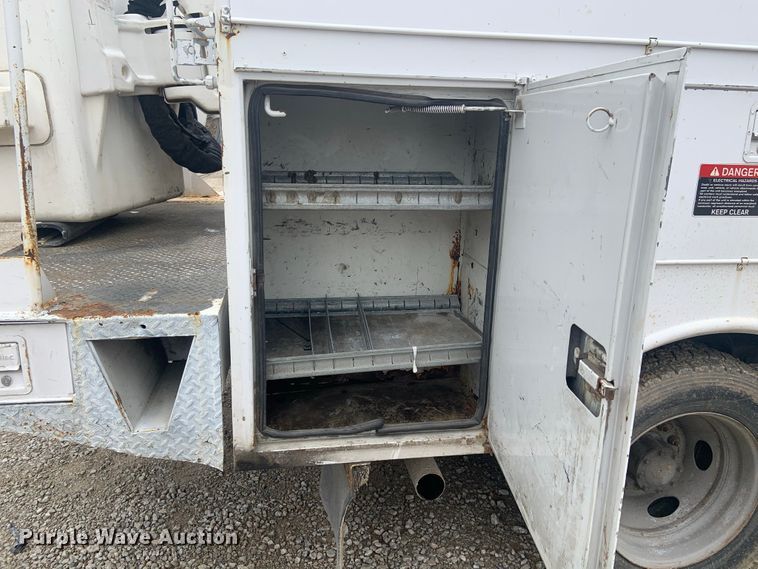 image for item DH5852 2006 Ford F550 Super Duty XL  bucket truck