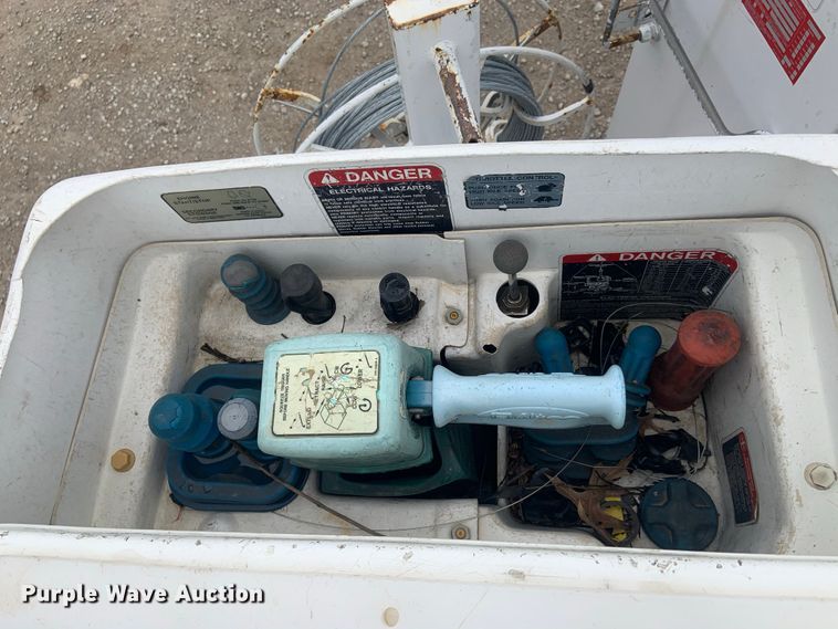 image for item DH5852 2006 Ford F550 Super Duty XL  bucket truck