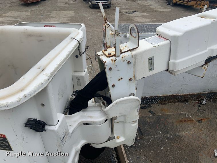 image for item DH5852 2006 Ford F550 Super Duty XL  bucket truck