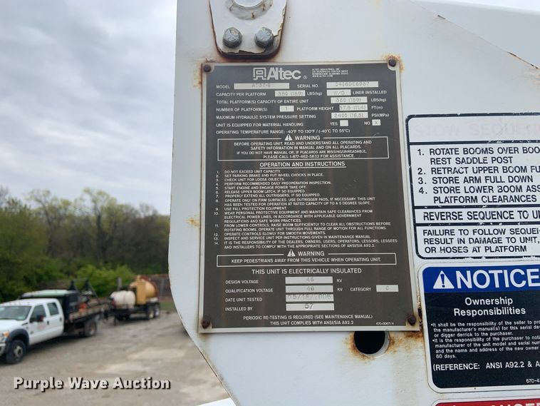 image for item DH5852 2006 Ford F550 Super Duty XL  bucket truck