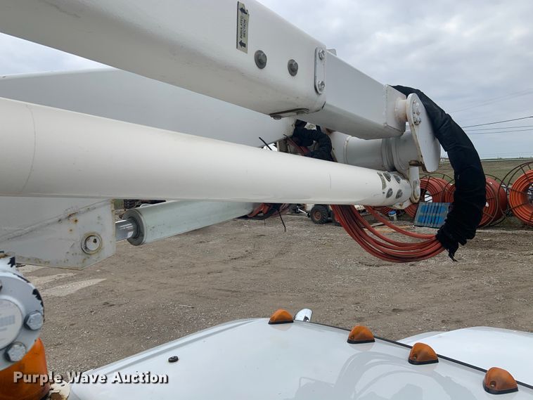 image for item DH5852 2006 Ford F550 Super Duty XL  bucket truck