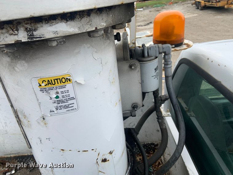 image for item DH5852 2006 Ford F550 Super Duty XL  bucket truck