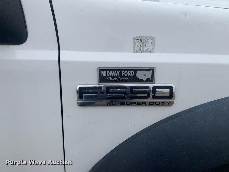 image for item DH5852 2006 Ford F550 Super Duty XL  bucket truck