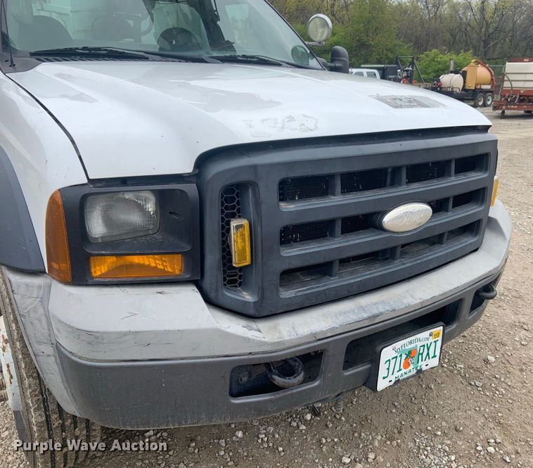 image for item DH5852 2006 Ford F550 Super Duty XL  bucket truck