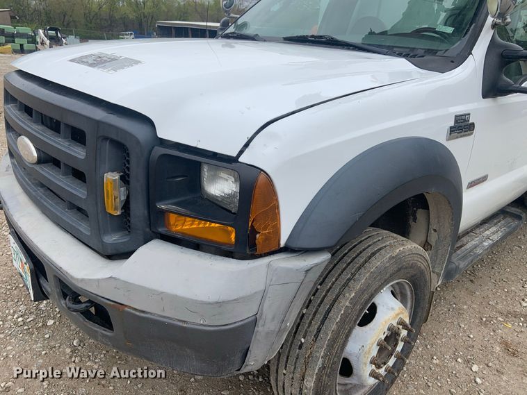 image for item DH5852 2006 Ford F550 Super Duty XL  bucket truck