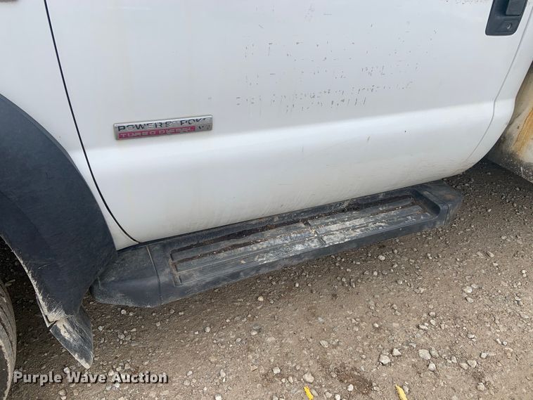 image for item DH5852 2006 Ford F550 Super Duty XL  bucket truck