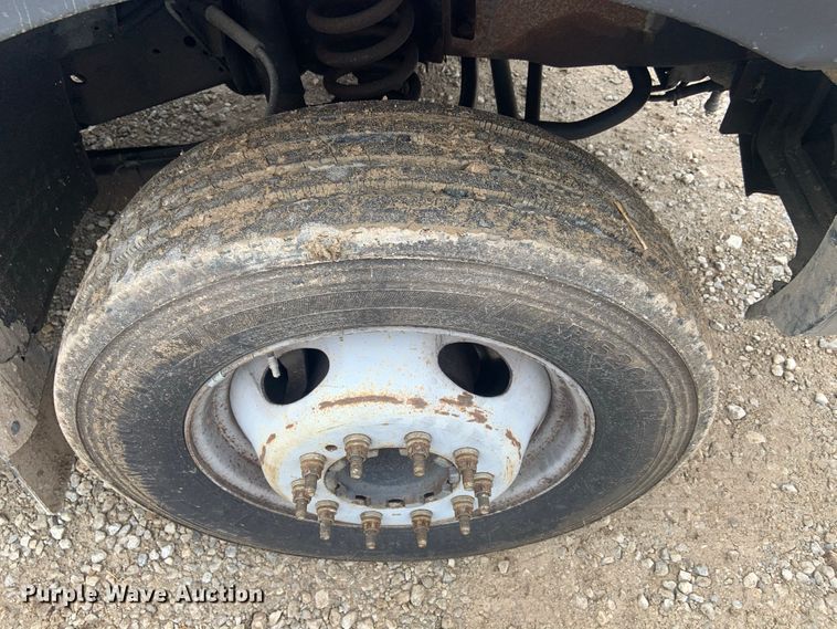 image for item DH5852 2006 Ford F550 Super Duty XL  bucket truck