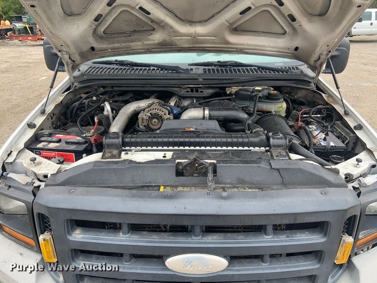 image for item DH5852 2006 Ford F550 Super Duty XL  bucket truck