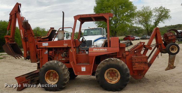 image for item DH8749 Ditch Witch 6510  cable plow