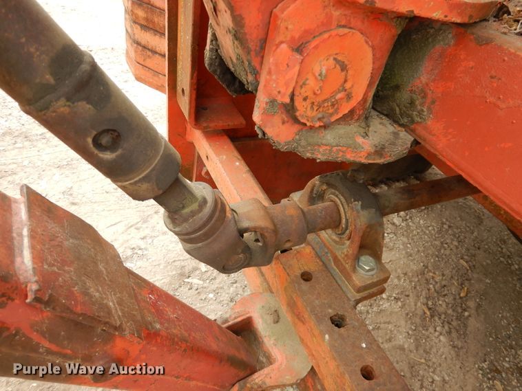 image for item DH8749 Ditch Witch 6510  cable plow