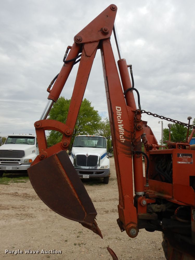 image for item DH8749 Ditch Witch 6510  cable plow