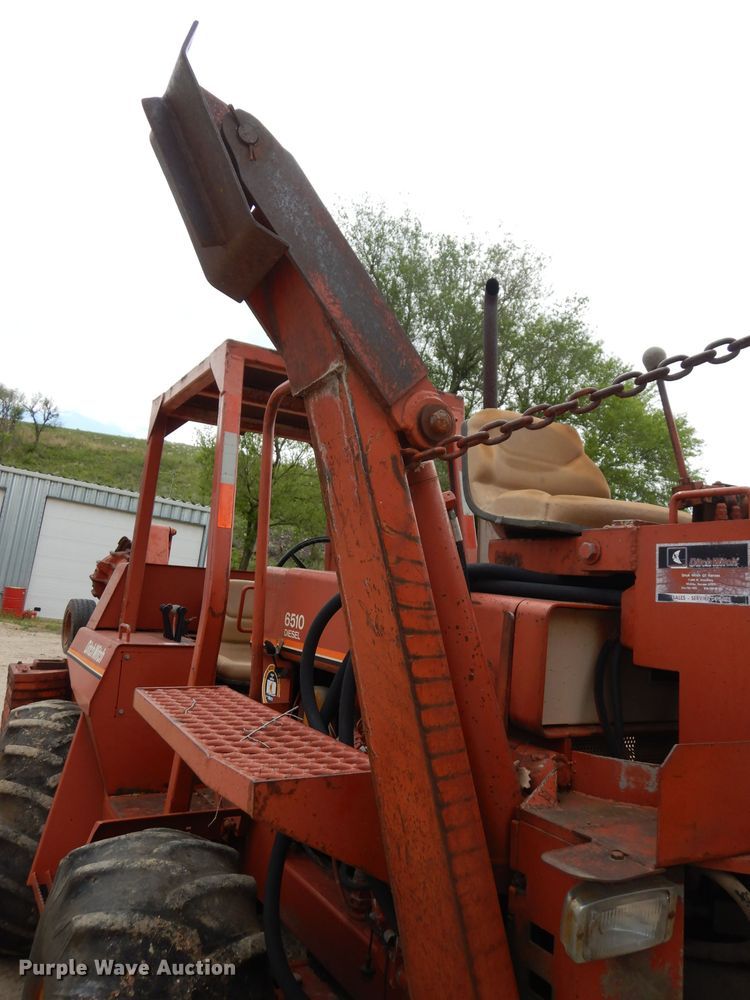image for item DH8749 Ditch Witch 6510  cable plow