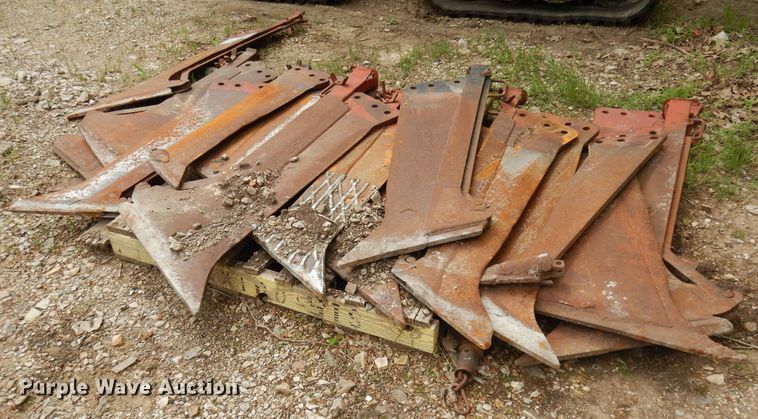 image for item DH8750 (17) cable plow blades