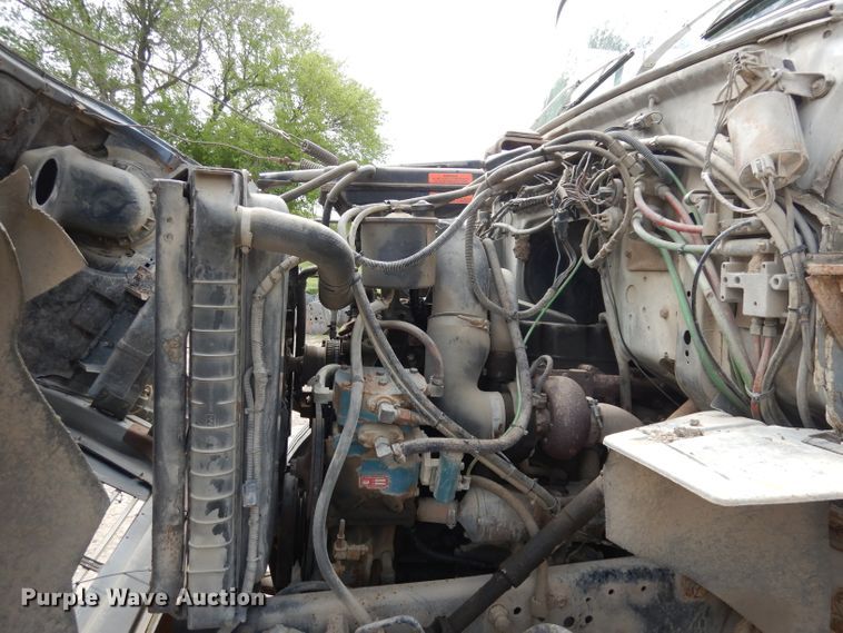 image for item DH8751 1991 Ford L8000  flatbed truck