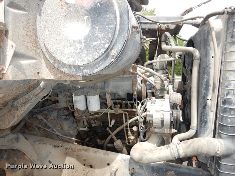 image for item DH8751 1991 Ford L8000  flatbed truck