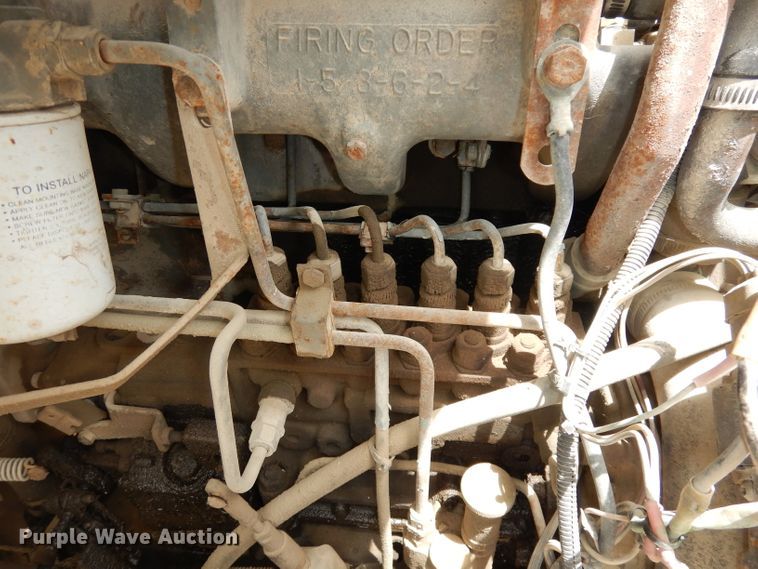 image for item DH8751 1991 Ford L8000  flatbed truck