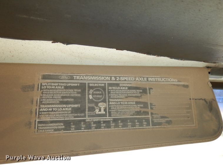 image for item DH8751 1991 Ford L8000  flatbed truck