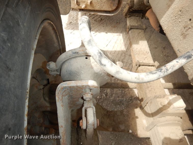 image for item DH8751 1991 Ford L8000  flatbed truck