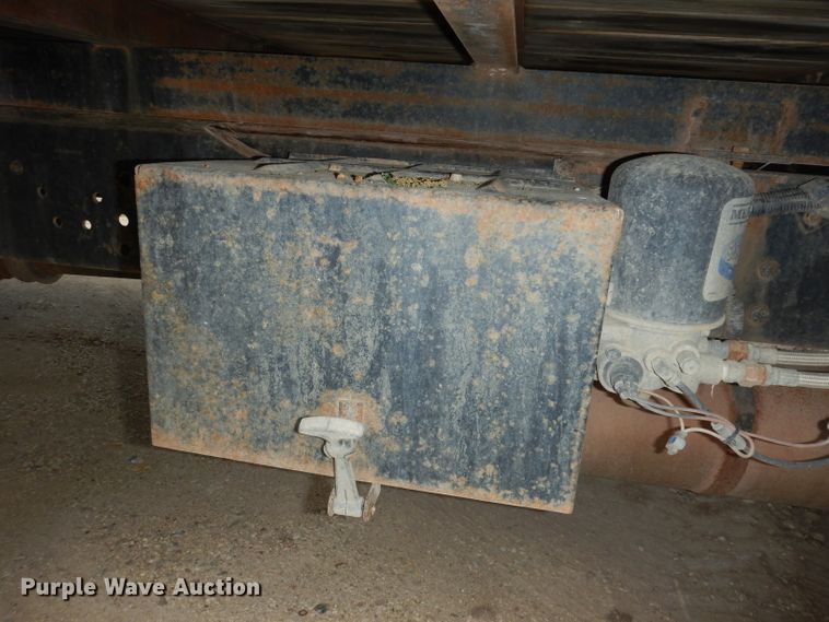 image for item DH8751 1991 Ford L8000  flatbed truck