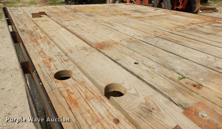 image for item DH8751 1991 Ford L8000  flatbed truck