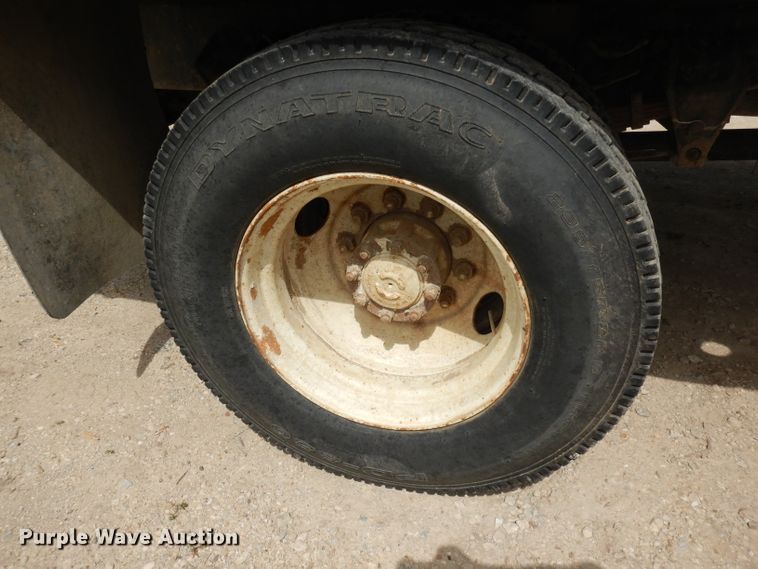 image for item DH8751 1991 Ford L8000  flatbed truck