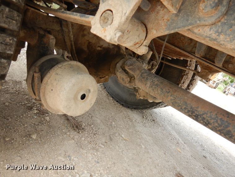 image for item DH8751 1991 Ford L8000  flatbed truck