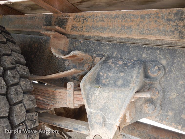 image for item DH8751 1991 Ford L8000  flatbed truck