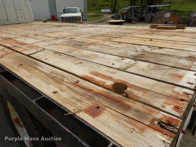 image for item DH8751 1991 Ford L8000  flatbed truck