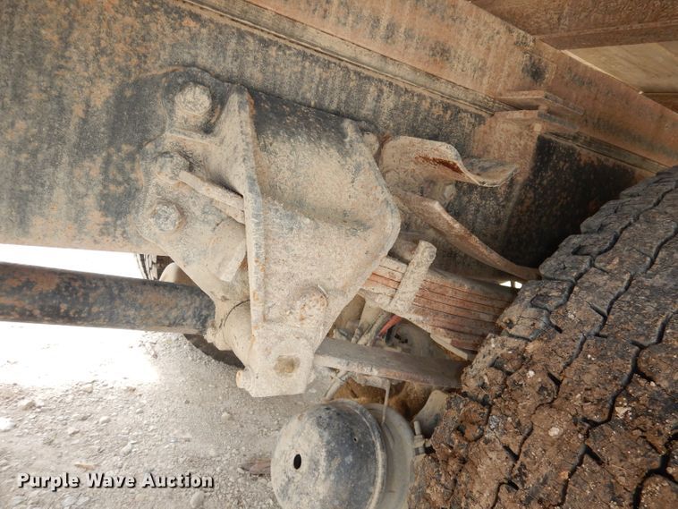 image for item DH8751 1991 Ford L8000  flatbed truck