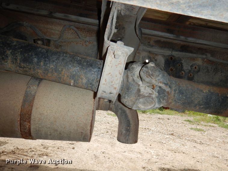 image for item DH8751 1991 Ford L8000  flatbed truck