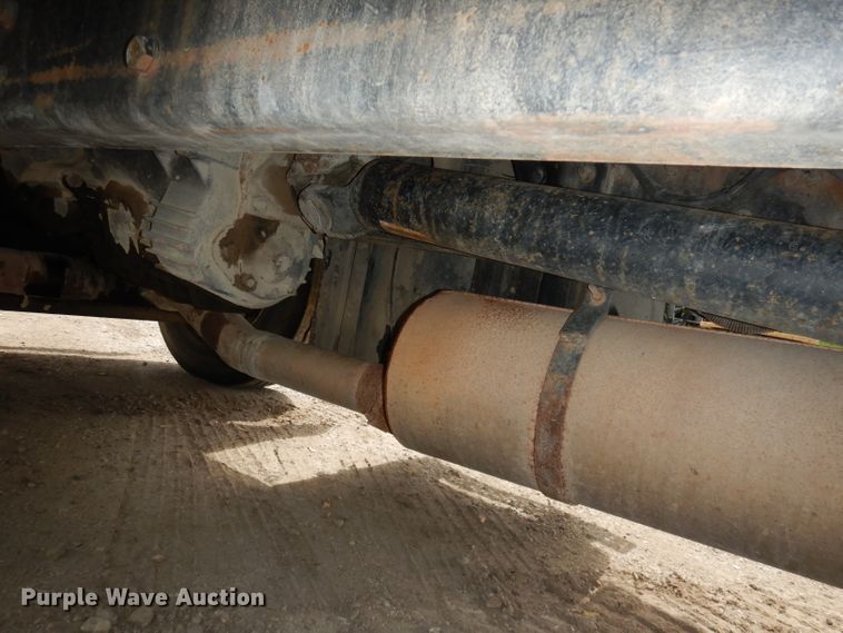 image for item DH8751 1991 Ford L8000  flatbed truck