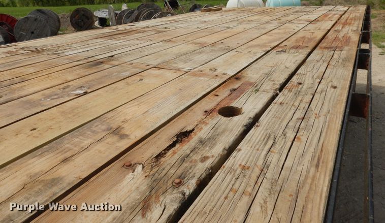 image for item DH8751 1991 Ford L8000  flatbed truck